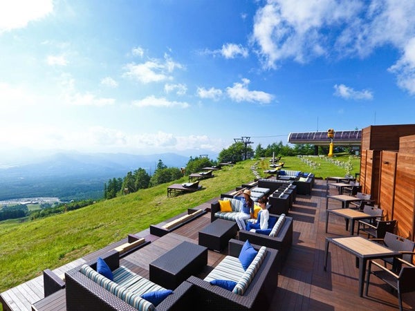 ■【山梨】初夏のやまなし絶景の旅♪八ヶ岳ブルーの絶景『清里テラス』とさくらんぼ狩り食べ放題!<地元素材にこだわったサンドプレートランチ付>3